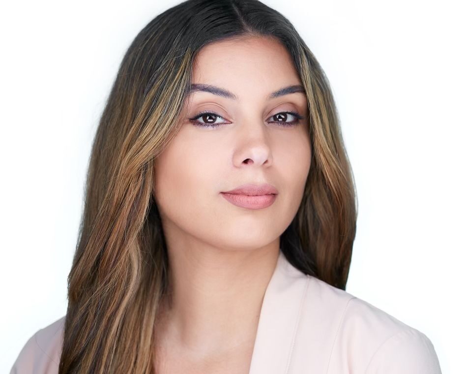 Professional Journalist Headshots Cleveland Ohio Near Me